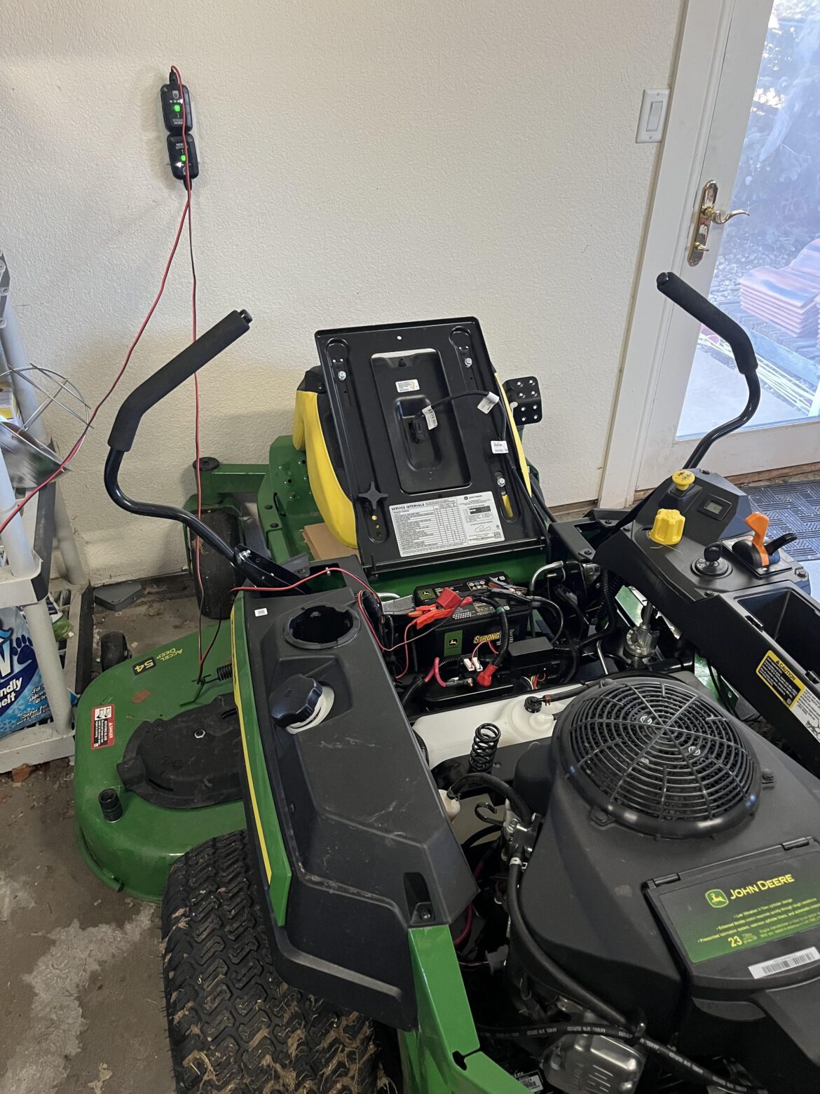 Mid-winter PSA: Trickle charge those batteries!