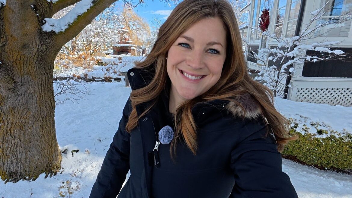 Fresh Snow, Seedling Pot Up & Baking EASY Crusty French Bread! ❄️🪴🥖 // Garden Answer