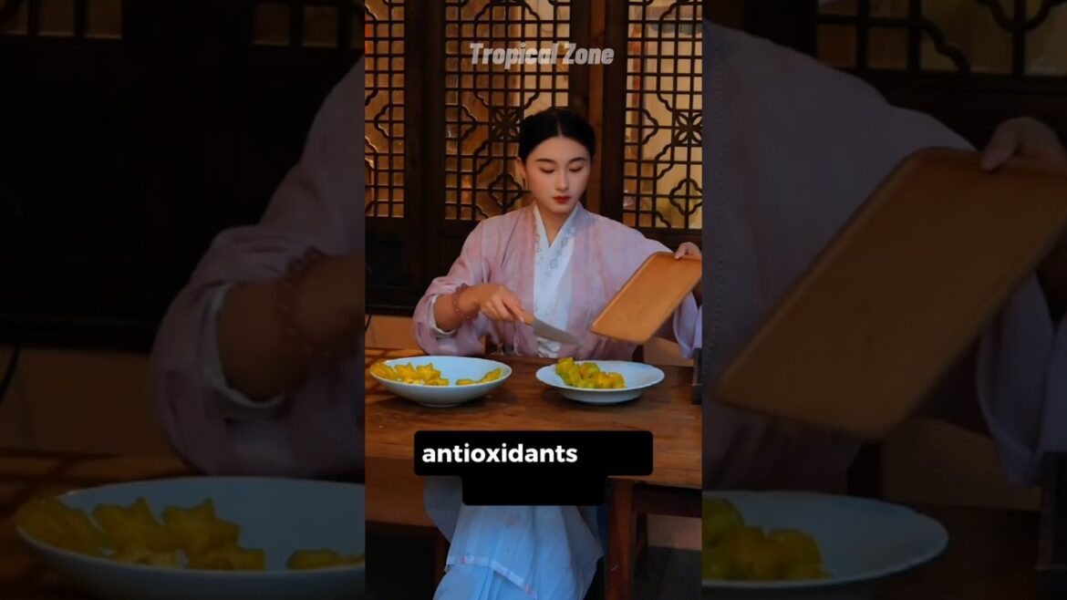 Starfruit Slices: Nature’s Edible Stars #fruit #nature #shorts