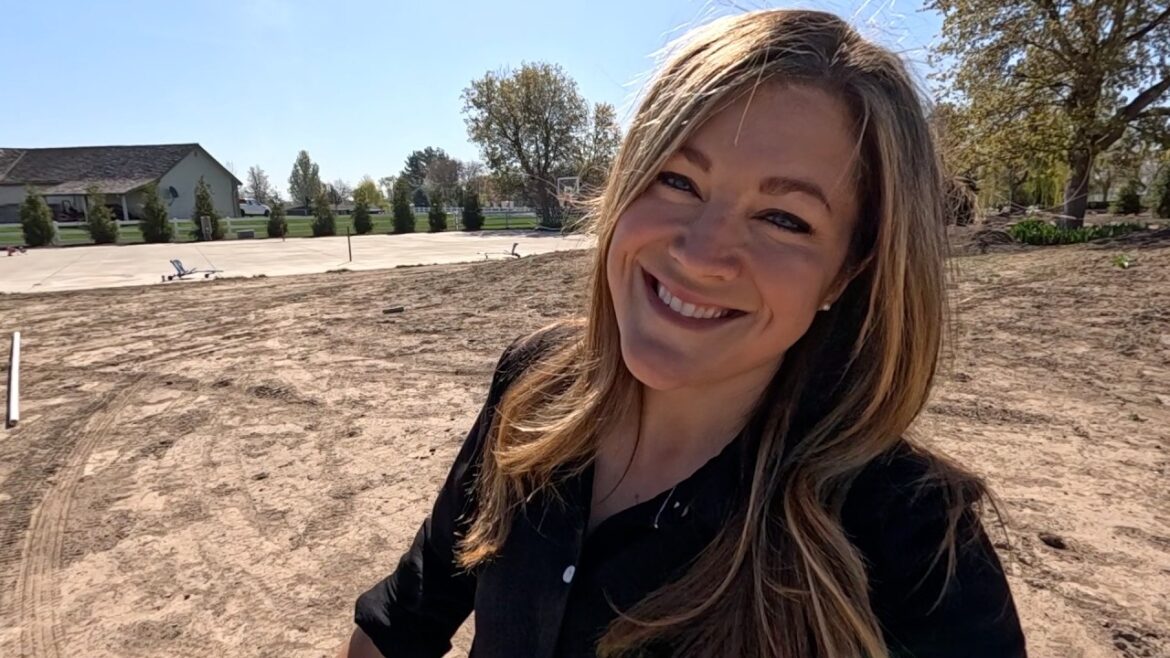 Garden Answer: Mapping Out The Empty Area Behind the Pond + Planting Potatoes & Ranunculus! 🙌🥔🌸 // Garden Answer Mapping Out The Empty Area Behind the Pond + Planting Potatoes & Ranunculus! 🙌🥔🌸 // Garden Answer