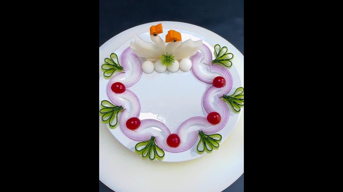 Simple swan plate style. Learn to try it quickly. Fruit and vegetable shape. Simple plate decoratio