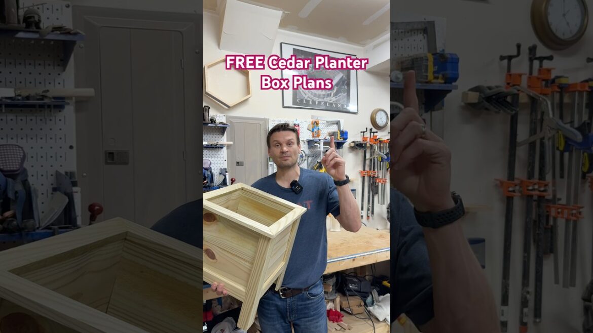 FREE Cedar Planter Box Plans – Now Available #diywoodworking FREE Cedar Planter Box Plans - Now Available #diywoodworking