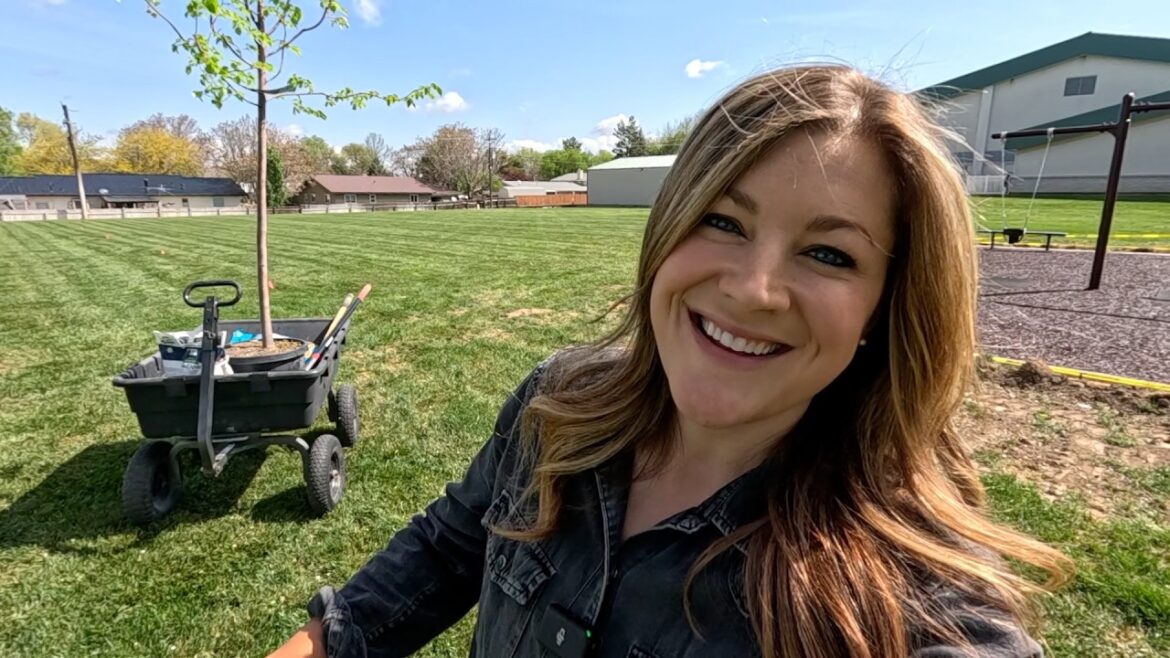 Community Tree Planting Project & A Little Planting at Home! 🌳🌲🌳 // Garden Answer