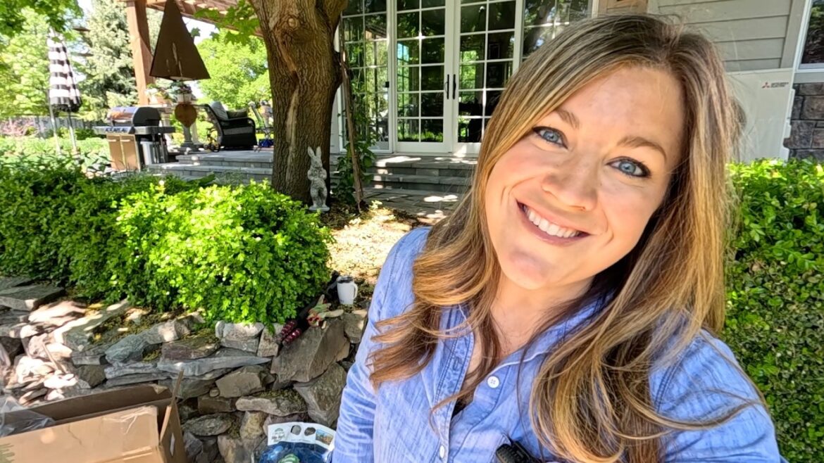 Garden Answer: Planting ‘Evelyn’ Roses in My Parent’s Garden! 🥰🌹😍 // Garden Answer Planting ‘Evelyn’ Roses in My Parent’s Garden! 🥰🌹😍 // Garden Answer