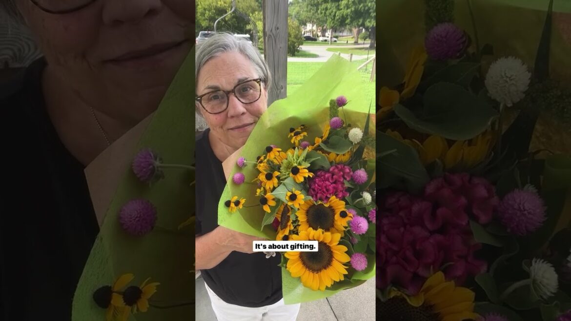 Want a little 3’ x 10’ cutting garden? Here’s how: 🌻Start cut-flower seeds indoors 🌻Pick a sunny Want a little 3’ x 10’ cutting garden? Here’s how: 🌻Start cut-flower seeds indoors 🌻Pick a sunny