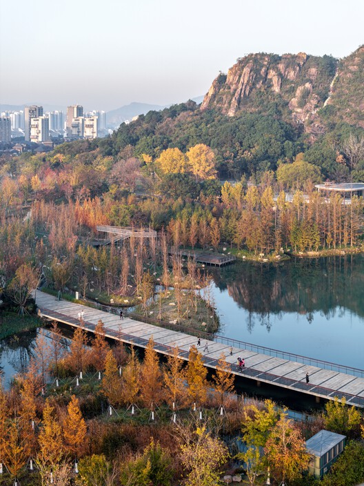 Lion Mountain Park / TLS Landscape Architecture - Exterior Photography, Waterfront, Cityscape