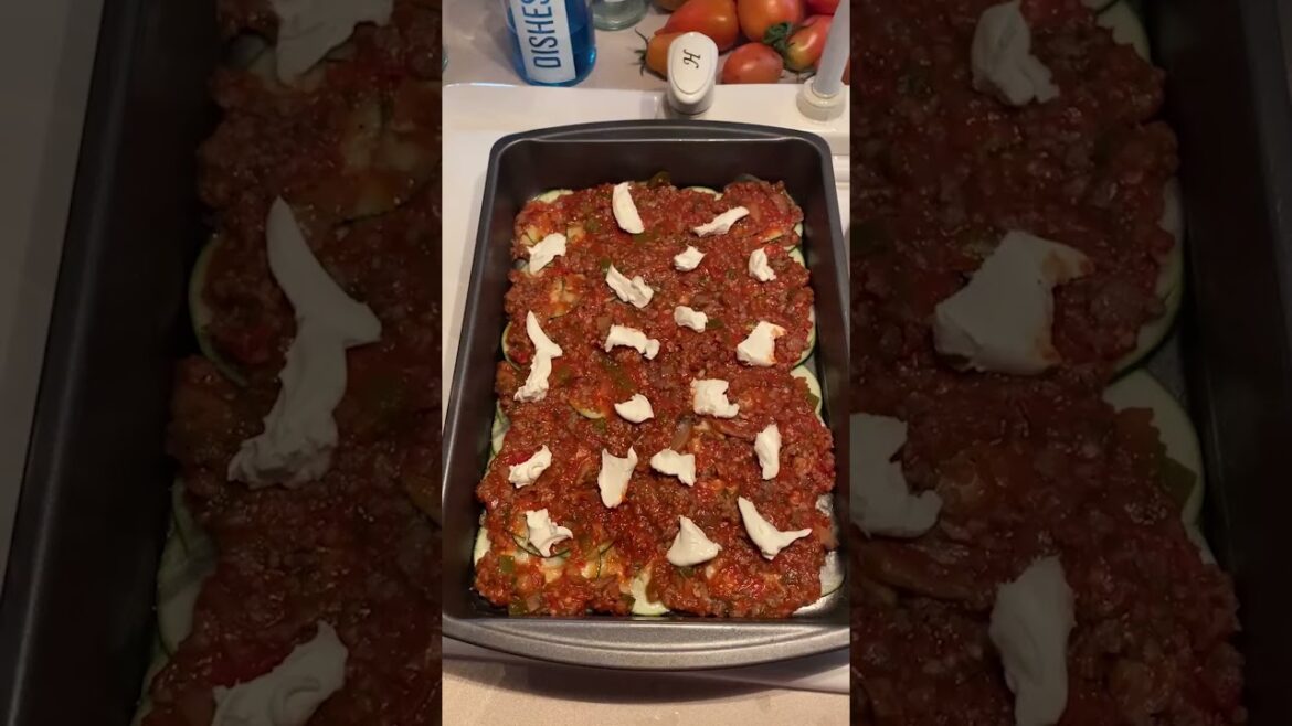 ZUCCHINI LASAGNA! It's THAT time of year again! #homesteading #garden #cooking #zucchini #tomato