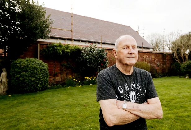 Les Whitaker