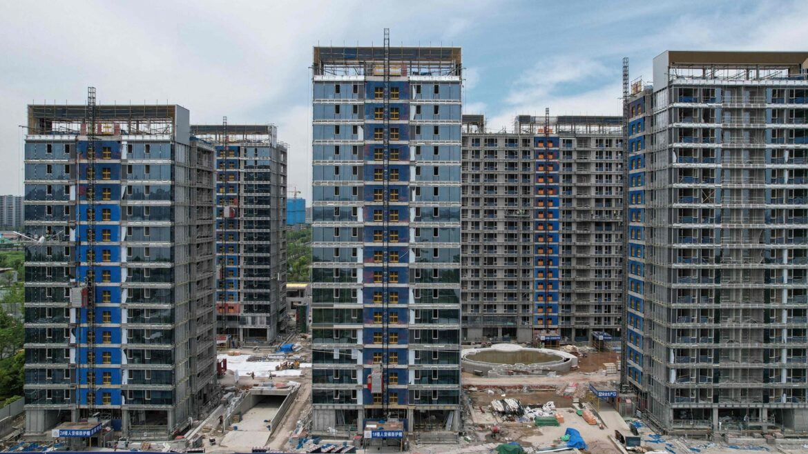 Country Garden gets more time for $14.1 billion restructuring