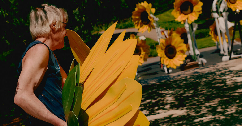 With ‘Van Gogh’s Flowers,’ the New York Botanical Garden Brings the Artist to Life