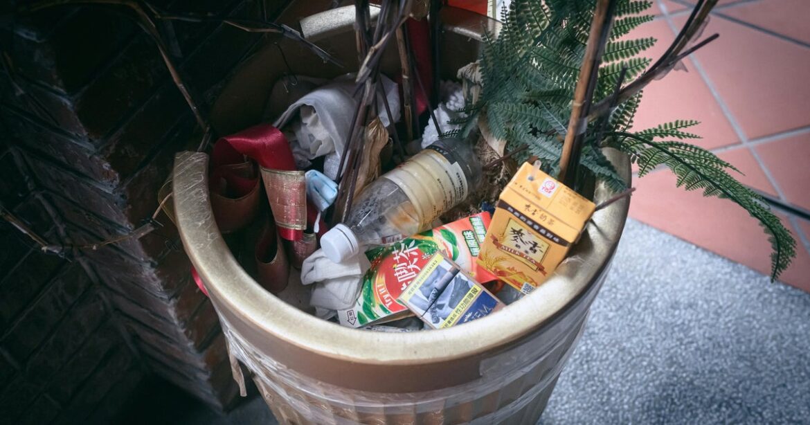 UK Gardeners Urged Not To Throw Out Coffee Grounds