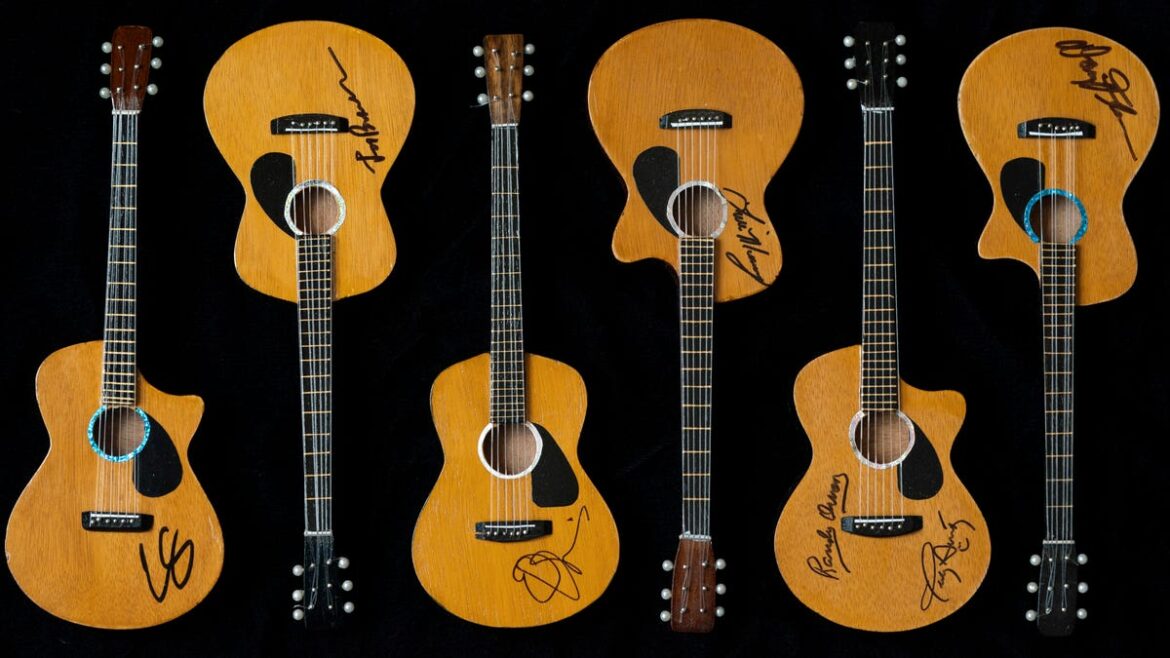 Nashville estate sale spotlights ‘Rose Garden’ singer Lynn Anderson Nashville estate sale spotlights 'Rose Garden' singer Lynn Anderson