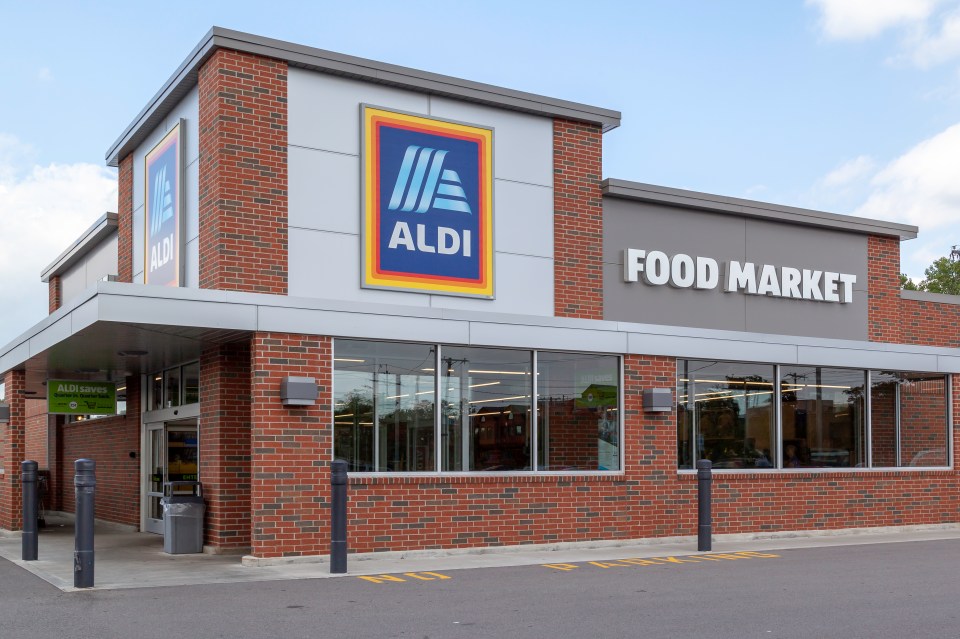 Aldi food market exterior.