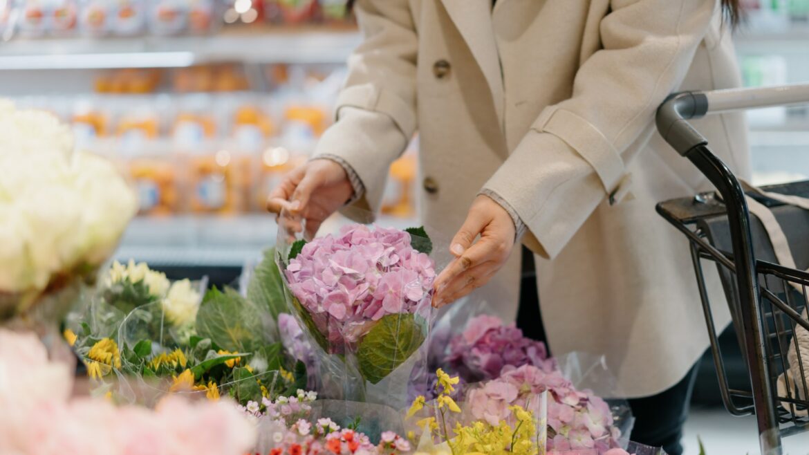 Shoppers are racing to snap up bargain ‘flower of the month’ scanning at top supermarket for just £3 Shoppers are racing to snap up bargain ‘flower of the month’ scanning at top supermarket for just £3