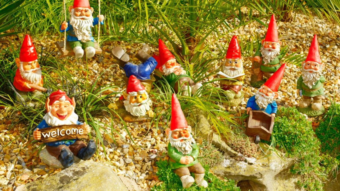 Four viral garden trends making guests cringe as soon as they walk in to your space, according to royal gardener