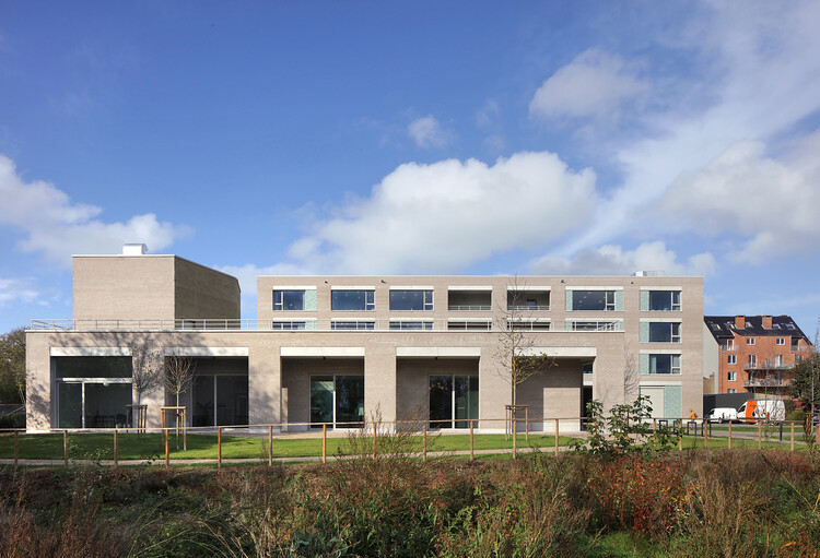 Courtyards, Gardens, and Terraces for Seniors: Residences that Integrate Community Life into the Natural Environment - Image 17 of 26