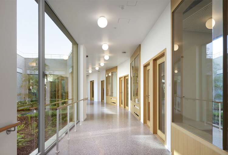 Courtyards, Gardens, and Terraces for Seniors: Residences that Integrate Community Life into the Natural Environment - Image 25 of 26