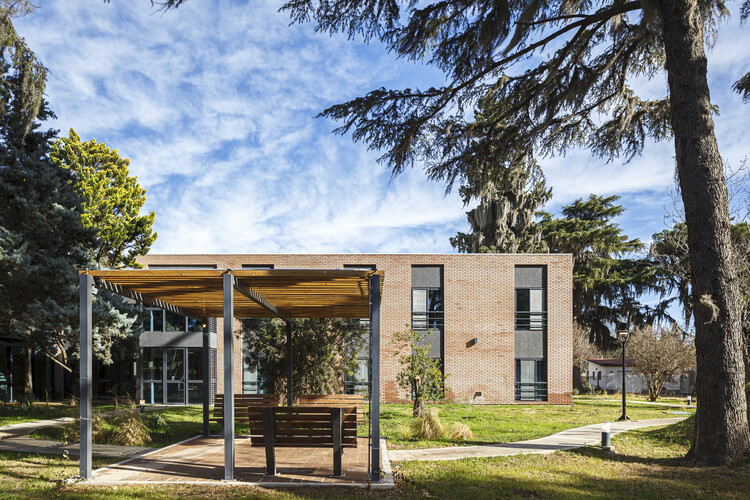 Courtyards, Gardens, and Terraces for Seniors: Residences that Integrate Community Life into the Natural Environment - Image 15 of 26