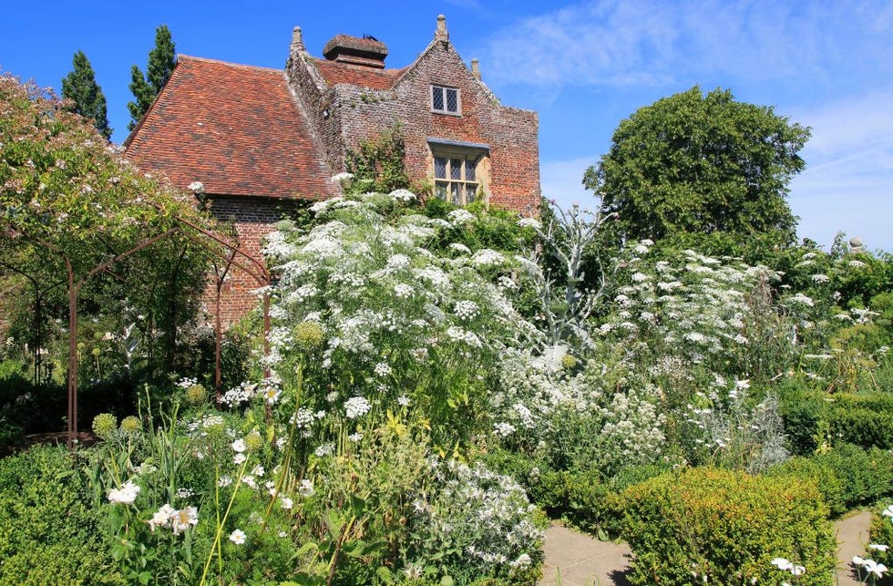 the white garden, sissinghurst castle gardens, kent, england