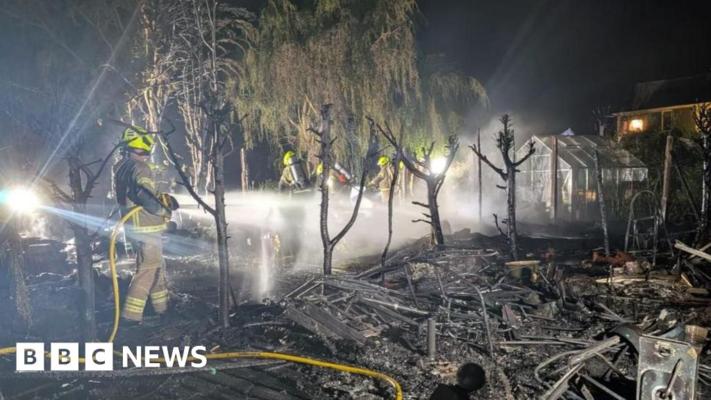 Gardens in Maylandsea destroyed in late night fire Gardens in Maylandsea destroyed in late night fire