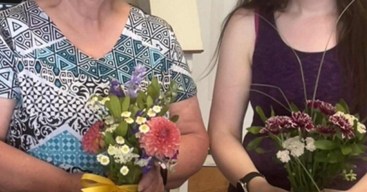 Gateway Garden Club makes sunshine bouquets for nursing homes | Martinsburg