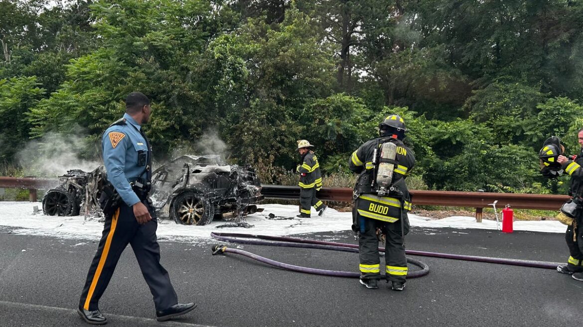 Garden State Parkway traffic at standstill in Brick NJ due to car fire