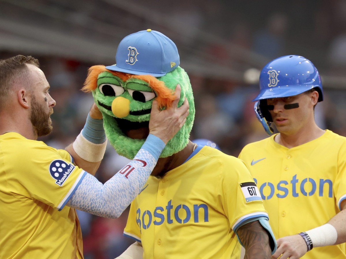 Wilyer Abreu hits 3-run HR to start Boston’s 15-1 blowout over Toronto
