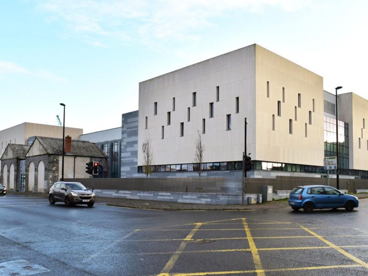 Court hears landscape gardener charged in connection with €490,000 cocaine haul played ‘significant role’ for crime gang Court hears landscape gardener charged in connection with €490,000 cocaine haul played ‘significant role’ for crime gang