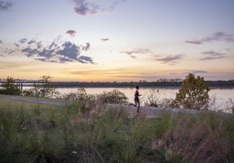 Sunset. Tom Lee Park in Memphis.