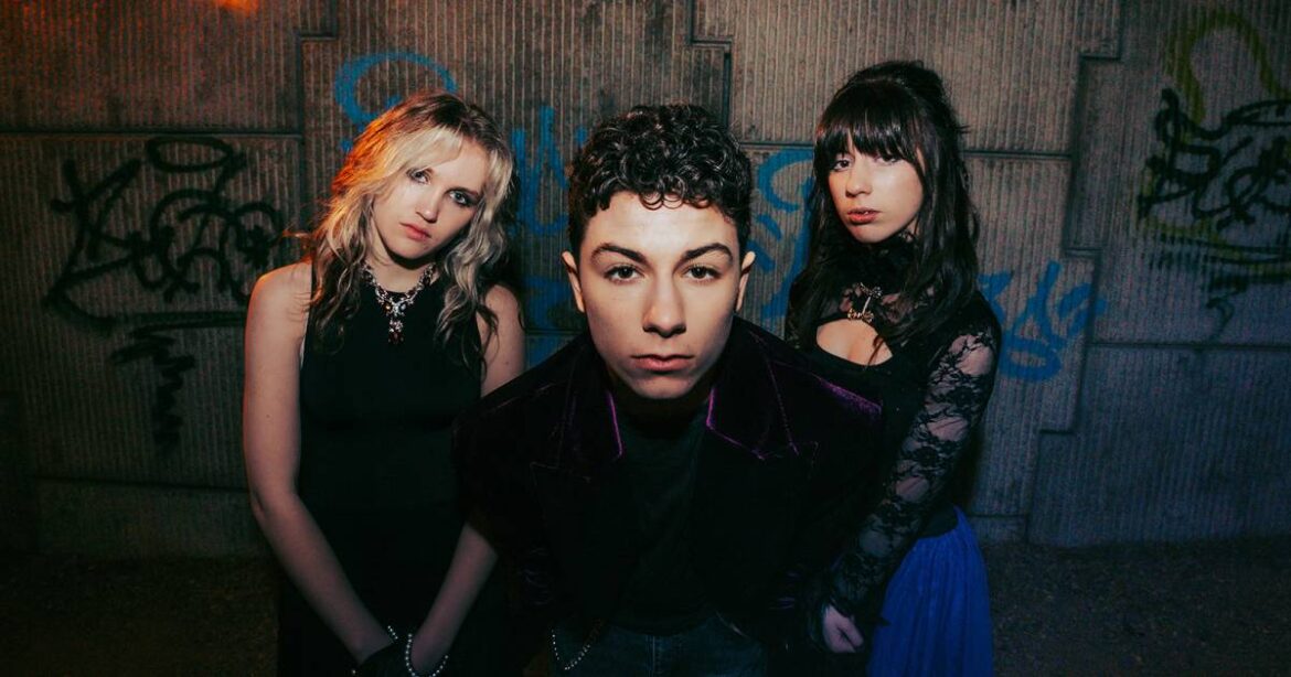 With The Red Garden, Freeze the Fall starts to bloom With The Red Garden, Freeze the Fall starts to bloom