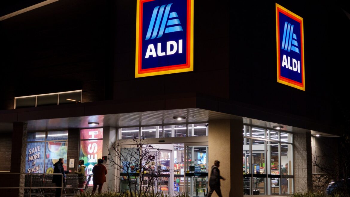 Aldi launches £3.99 buy that will light up your garden for balmy summer nights – it will add style to a fence in no time Aldi launches £3.99 buy that will light up your garden for balmy summer nights - it will add style to a fence in no time