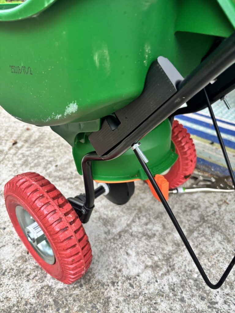 Pimp my Scott’s spreader