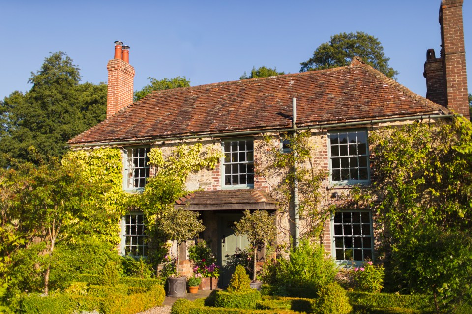 Ivy-covered cottage in Haslemere, England.