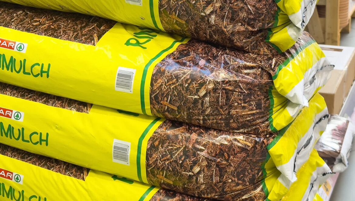 Landscape designer warns against common practice with harmful impacts: ‘No reason for it’ "Hire companies that know what they're doing."