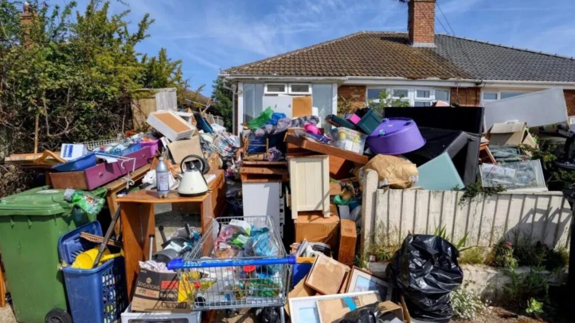Homeowner with mountain of festering rubbish piling up in her garden is threatened with ‘direct action’ Homeowner with mountain of festering rubbish piling up in her garden is threatened with 'direct action'