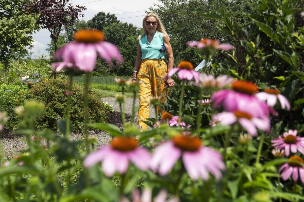 Southern Butler County Garden Club showcases gardening expertise with annual tour – Butler Eagle Southern Butler County Garden Club showcases gardening expertise with annual tour – Butler Eagle