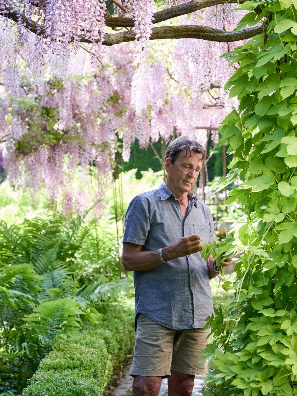 garden in west cornwall, connecticut home designed by michael trapp