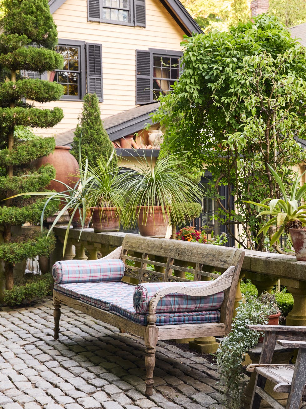 garden in west cornwall, connecticut home designed by michael trapp