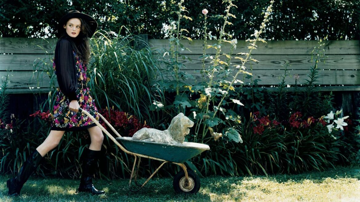The Simple Pleasures of a Stoop Vegetable Garden The Simple Pleasures of a Stoop Vegetable Garden