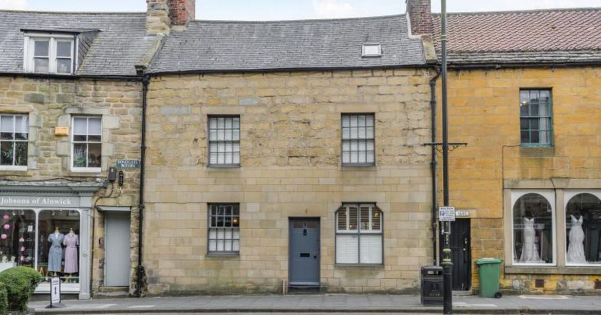 The Northumberland cottage with ‘period charm’ five minutes from famous garden Ipso logo