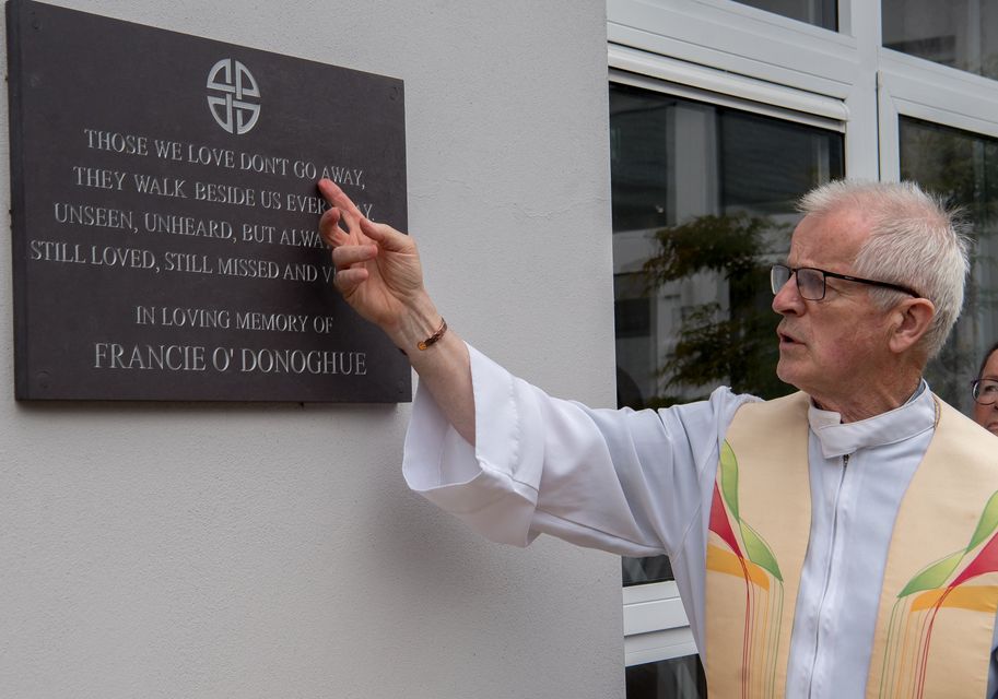 Fr Larry Kelly who officially unveiled a plaque in memory of the late Cahersiveen man Francie O'Donoghue on his 10th anniversary.