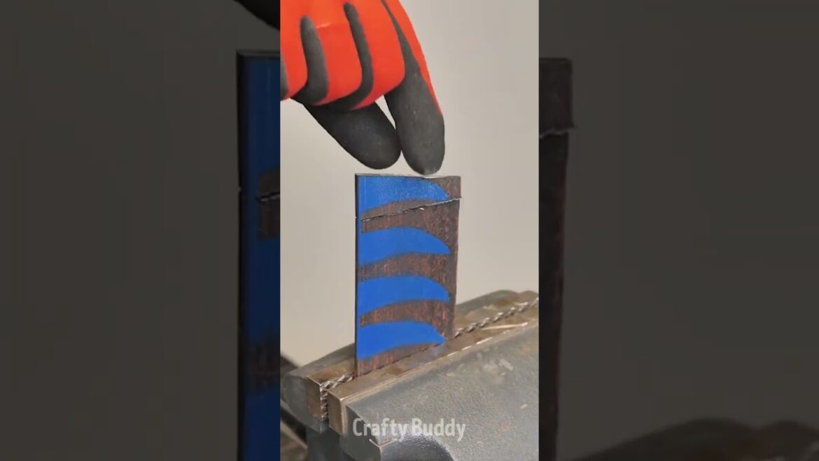 These gardening claws will make you feel like a real tiger! 🐅🧤 #shorts #diy #craft #tips #recycling