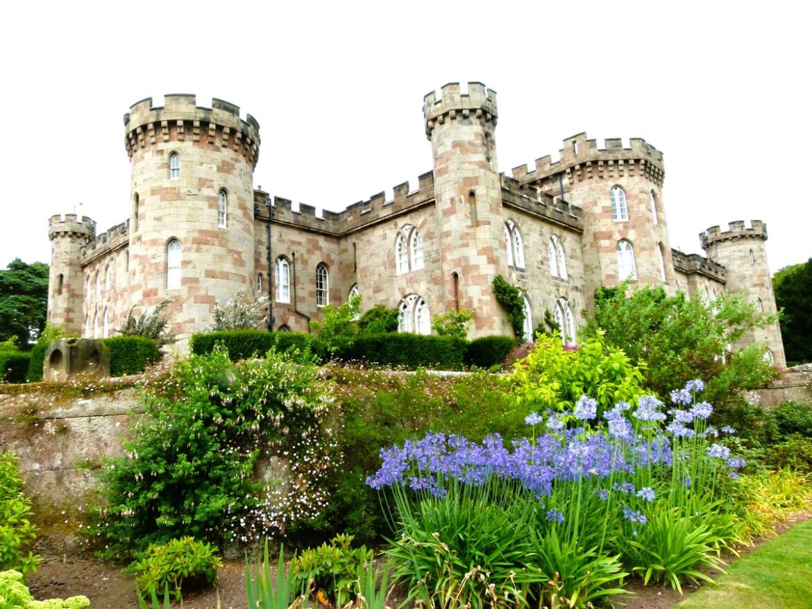 Midweek treat for garden lovers at Cholmondeley Castle Wednesday 23rd July sees the popular Plant Hunters' Fair return to Cholmondeley Castle Gardens
