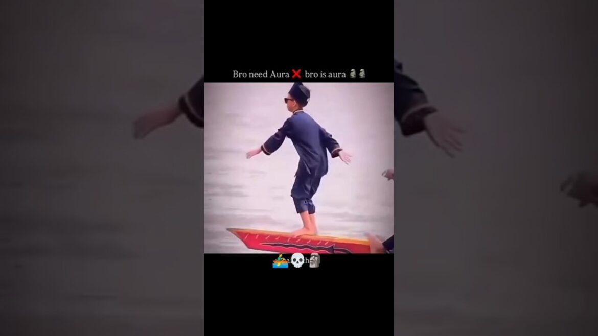 viral kid boat ⛵ farming 💀 Indonesian boy viral boat farming#kidsvideo#boat#viraldhort#explorepage