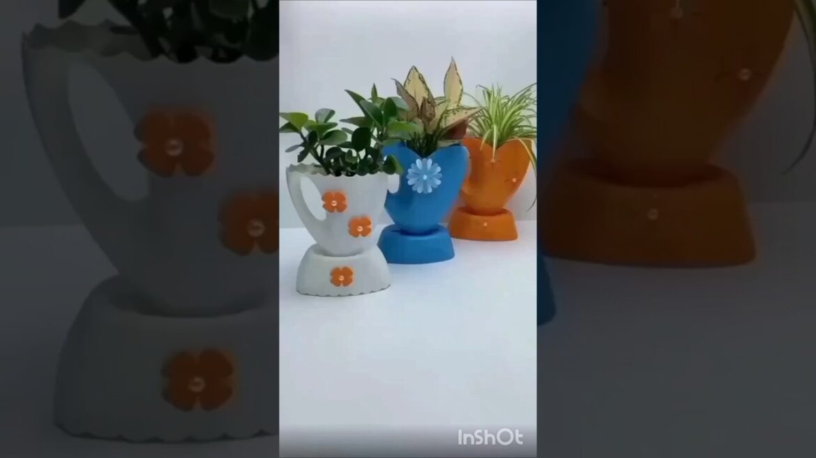 प्लास्टिक की बोतल से बनाएं यह शानदार पॉट #plastic bottle craft ideas #garden #ytshorts प्लास्टिक की बोतल से बनाएं यह शानदार पॉट #plastic bottle craft ideas #garden #ytshorts