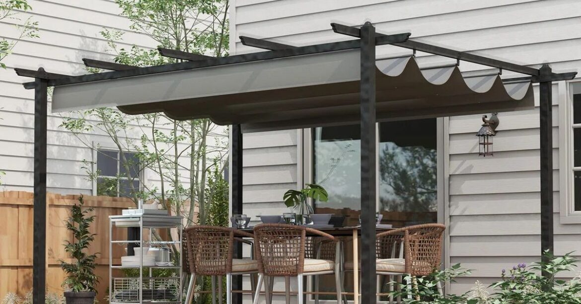 Wave goodbye to parasols with Wayfair’s alternative that ‘completely transforms gardens’ Ipso logo