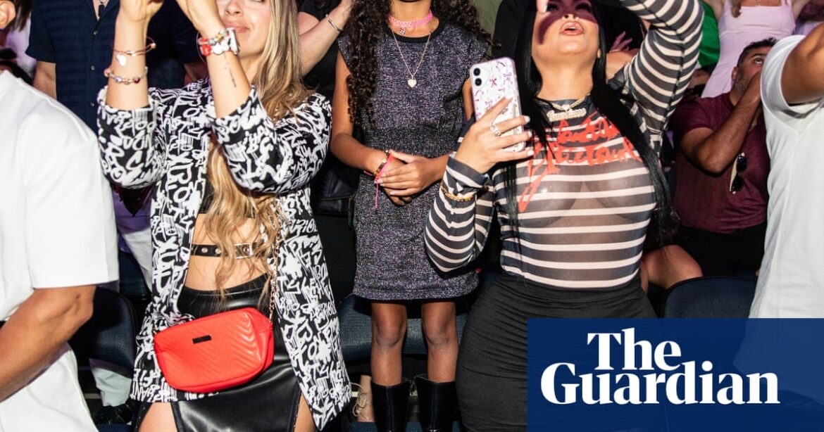 Katie Taylor shimmers as Madison Square Garden hosts first all-women’s boxing card – photo essay | Sport Katie Taylor shimmers as Madison Square Garden hosts first all-women’s boxing card – photo essay | Sport