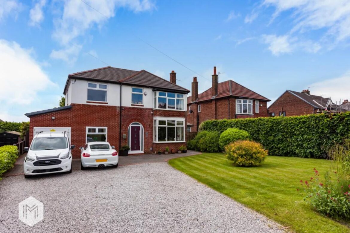 Detached five-bedroom home on Bolton Road with gravel driveway, front lawn and access to integral garage <i>(Image: Zoopla)</i>