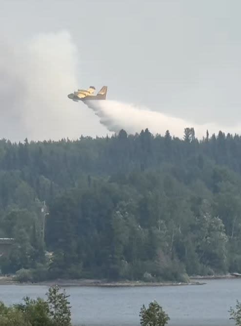 On Wednesday Dwayne Chornoby posted pics and videos of multiple water bombers fighting an out of control wildfire burning near the Garden Hill First Nation. 
