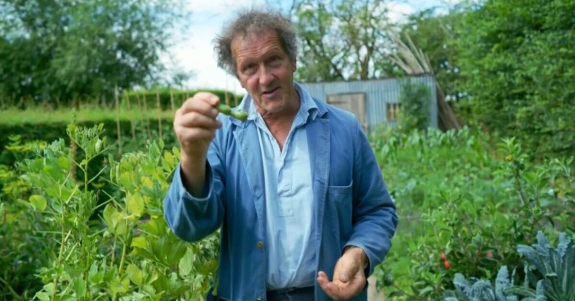 Gardeners’ World host Monty Don announces show ‘first’ minutes into episode | TV & Radio | Showbiz & TV Gardeners' World host Monty Don announces show 'first' minutes into episode | TV & Radio | Showbiz & TV